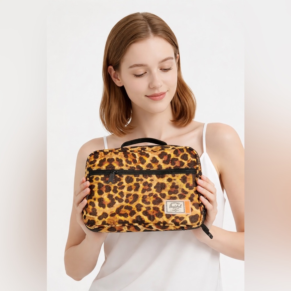 Herschel Supply Co. Pop Quiz Lunchbox - Leopard Black